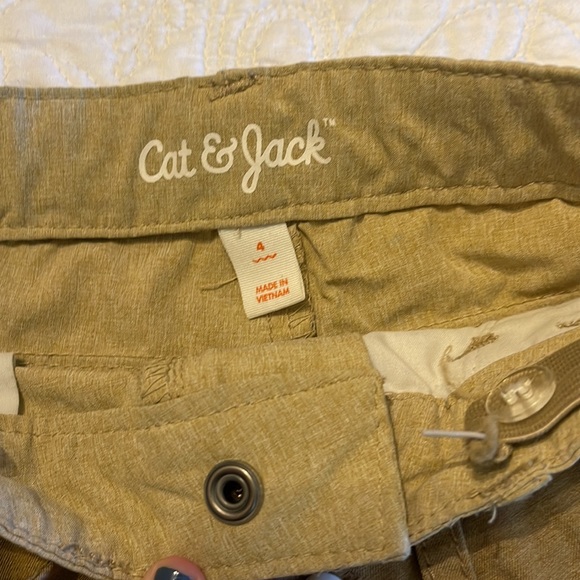 Cat and Jack Boys 4T Moisture wicking Khaki shorts - Picture 4 of 6
